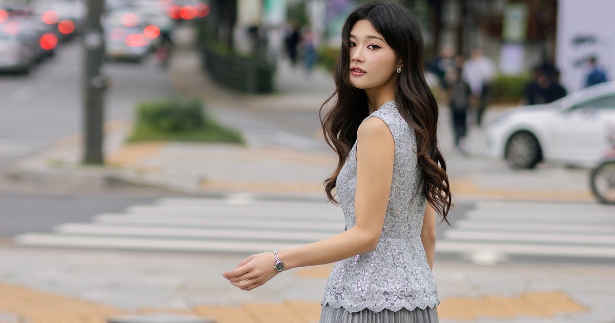 Diện đồ tone sur tone nàng công sở khoe dáng thời thượng, sành điệu