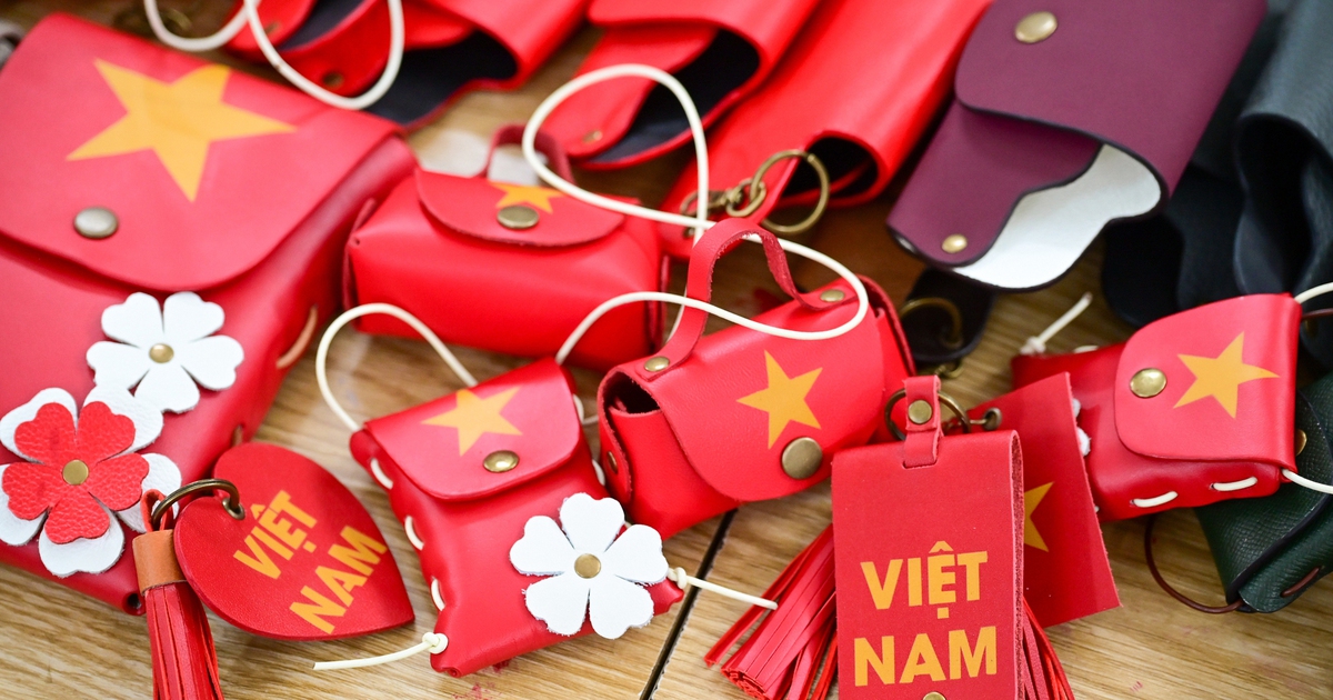 Những người thợ ở &#039;Bệnh viện đồ da&#039;