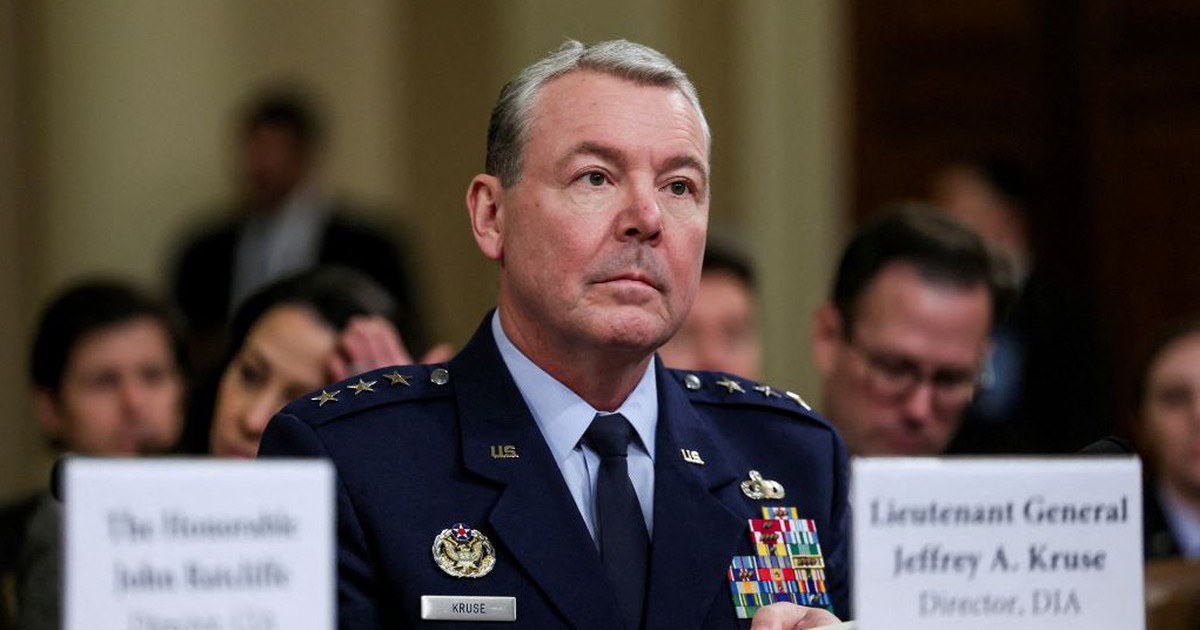 Gi&aacute;m đốc Cơ quan T&igrave;nh b&aacute;o Quốc ph&ograve;ng Mỹ bị sa thải sau b&aacute;o c&aacute;o về Iran