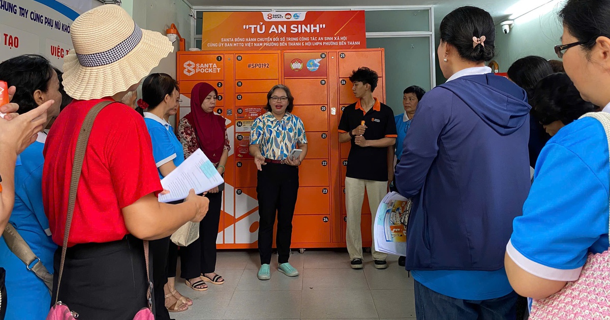 Phường Bến Th&agrave;nh c&oacute; tủ an sinh th&ocirc;ng minh: Tặng qu&agrave; từ thiện chỉ cần qu&eacute;t QR