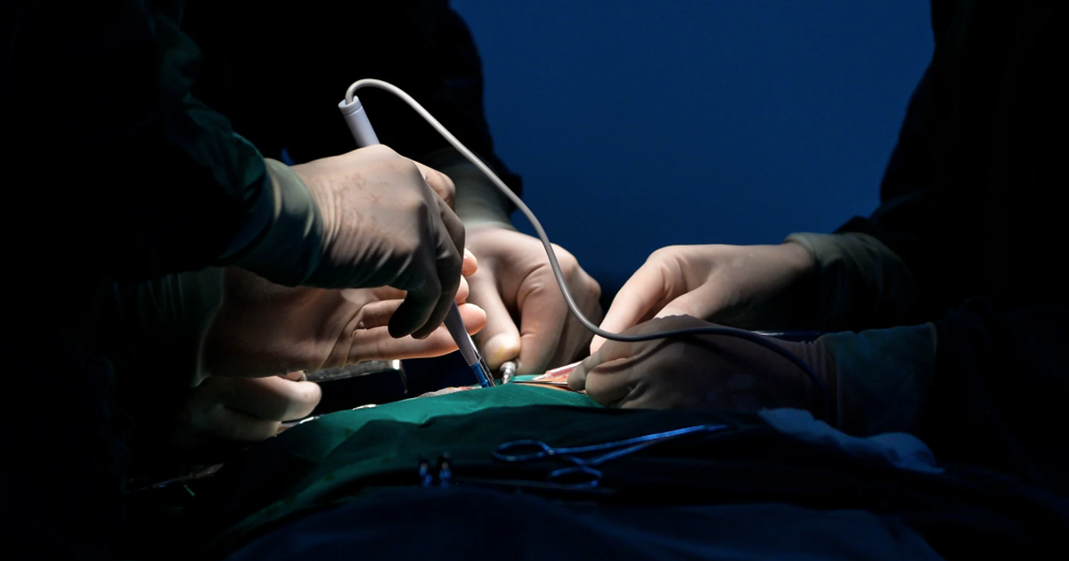 Trung Quốc: b&agrave; nội lấy tiền học của ch&aacute;u đi x&oacute;a nếp nhăn xả xui