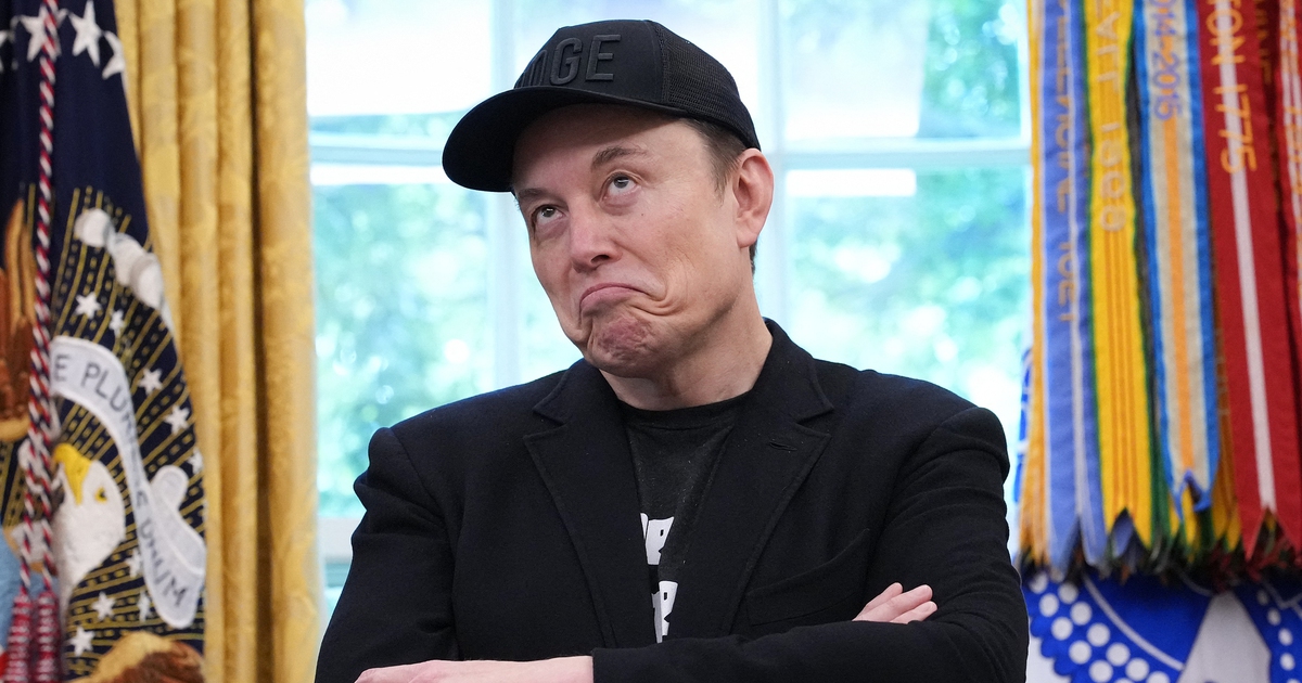 Tỉ ph&uacute; Elon Musk kiện Apple, OpenAI v&igrave; k&igrave;m h&atilde;m cạnh tranh AI