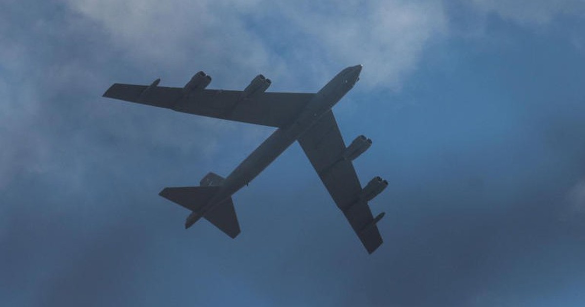 Oanh tạc cơ B-52 su&yacute;t va chạm 2 m&aacute;y bay d&acirc;n sự trong 1 ng&agrave;y