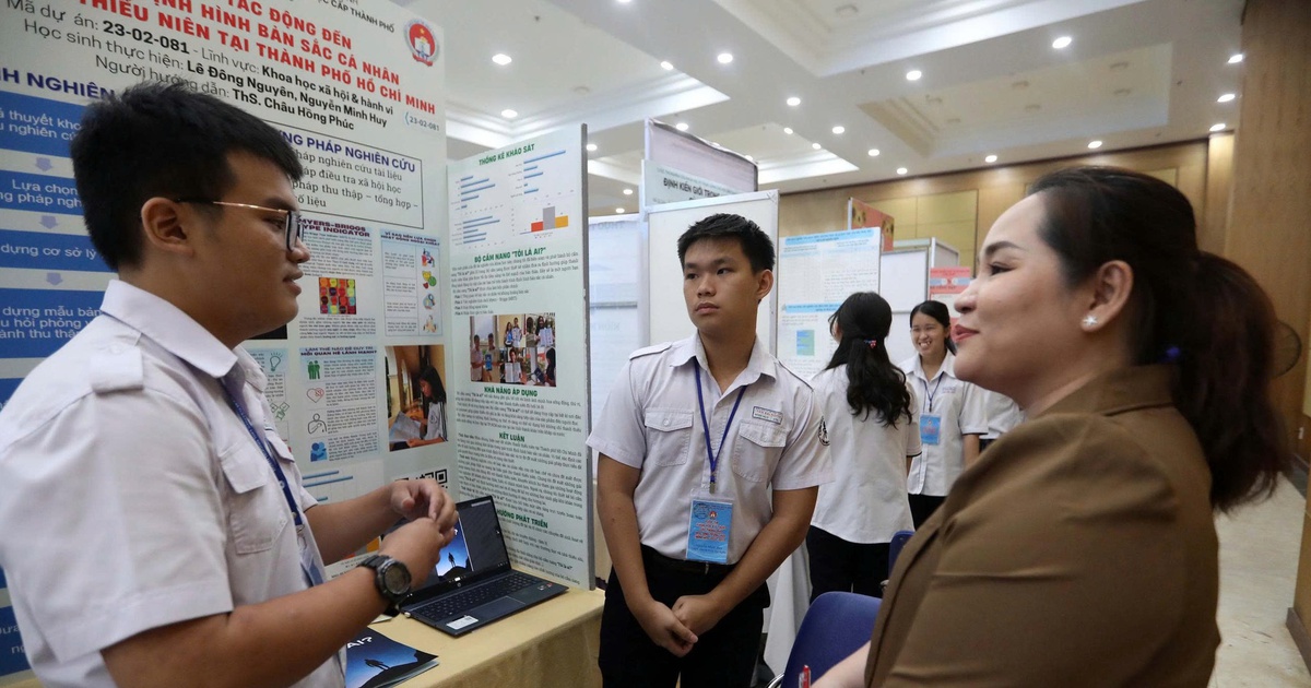 Giáo dục hạnh phúc mới là điều đáng theo đuổi