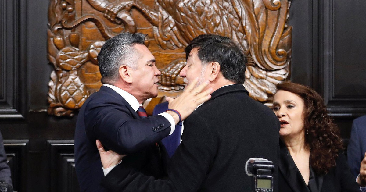 Nghị sĩ Mexico ẩu đả khi tranh c&atilde;i về việc để Mỹ can thiệp qu&acirc;n sự