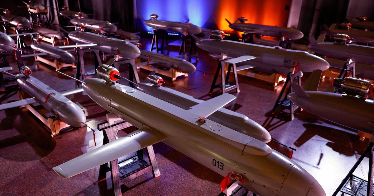 Ukraine lật tẩy đường d&acirc;y tham nhũng đội gi&aacute; mua UAV
