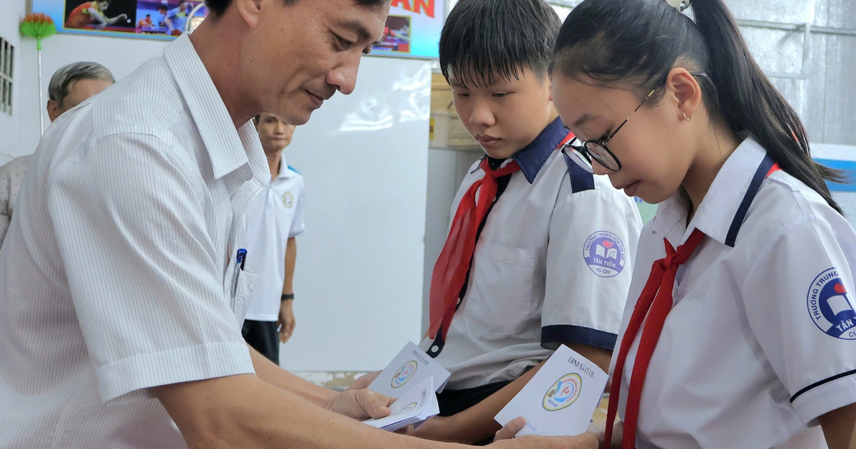 TP.HCM: Giải bóng bàn tứ hùng và trao học bổng cho trẻ em nghèo ở Củ Chi