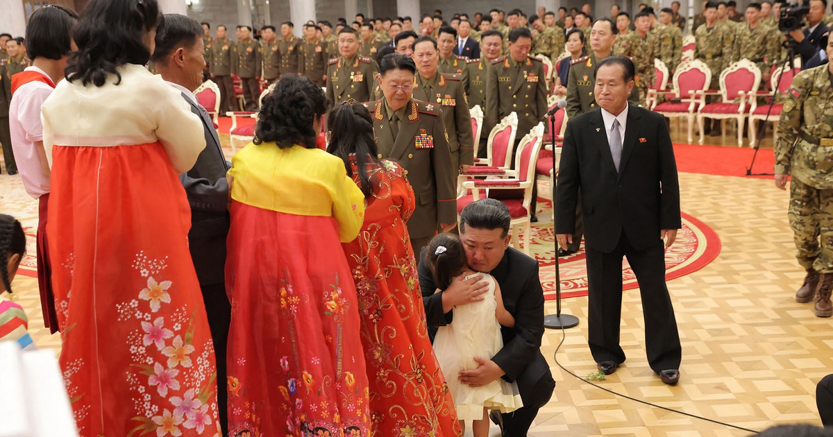 &Ocirc;ng Kim Jong-un hứa &#039;cuộc sống tốt đẹp&#039; cho th&acirc;n nh&acirc;n người tử trận ở Nga