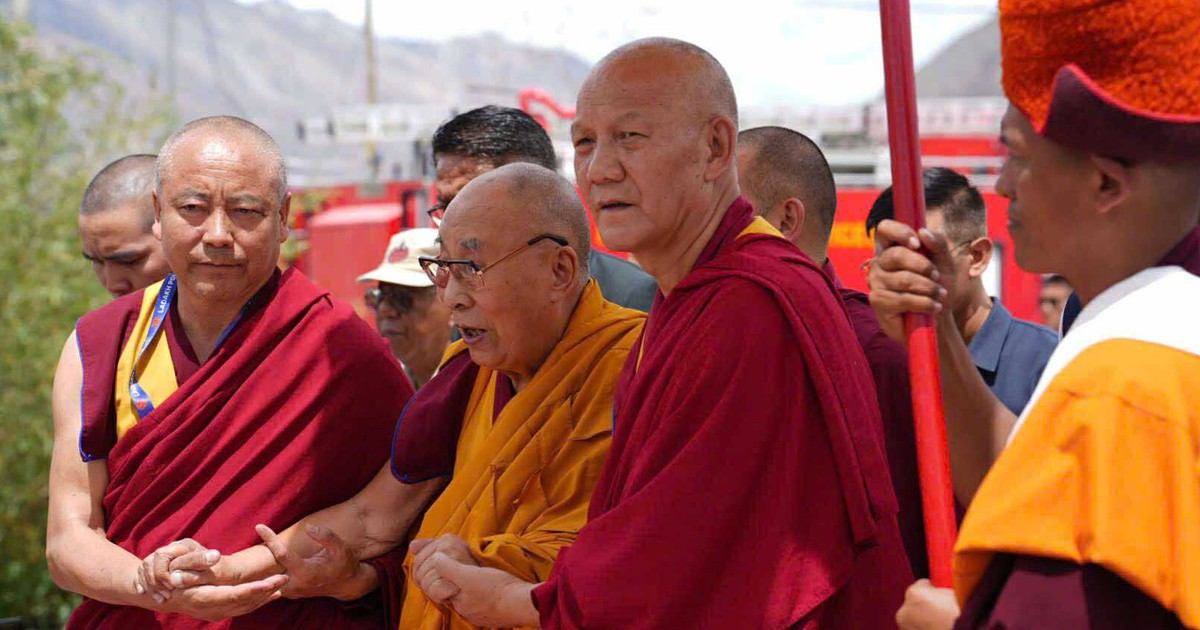 Quan chức Trung Quốc l&ecirc;n tiếng về sự t&aacute;i sinh của Đạt Lai Lạt Ma