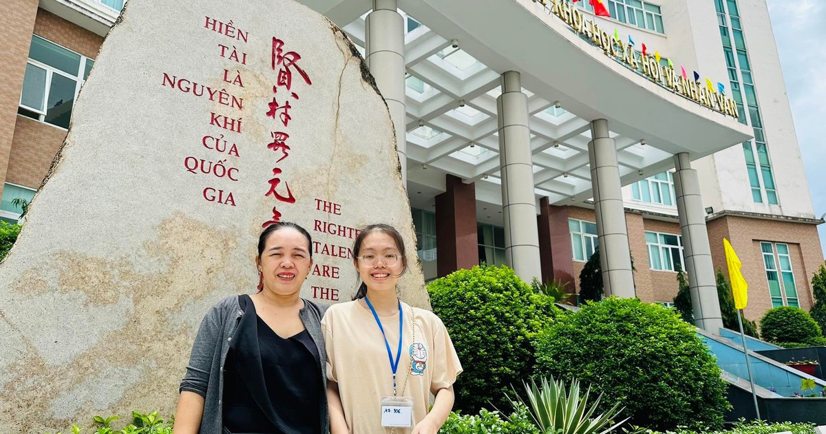 T&acirc;n sinh vi&ecirc;n với an to&agrave;n điện