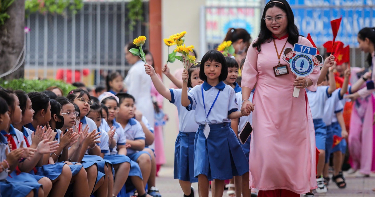 Giảm khâu trung gian trong tuyển dụng giáo viên