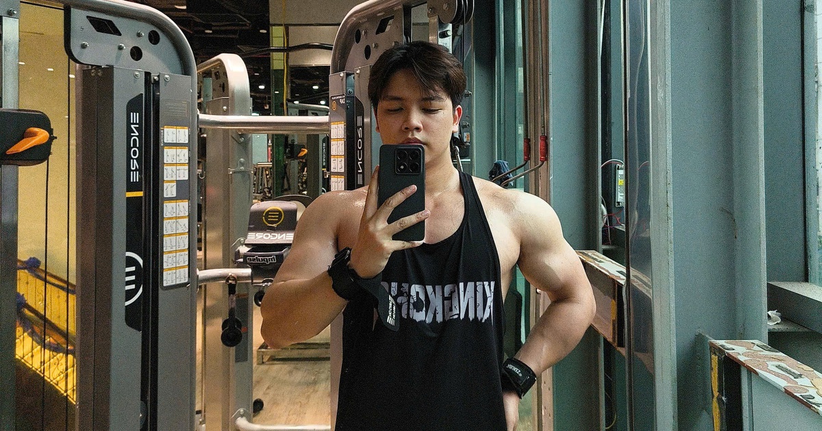 Lan tỏa tr&ecirc;n mạng x&atilde; hội: Anh gymer điển trai nấu ăn điệu nghệ