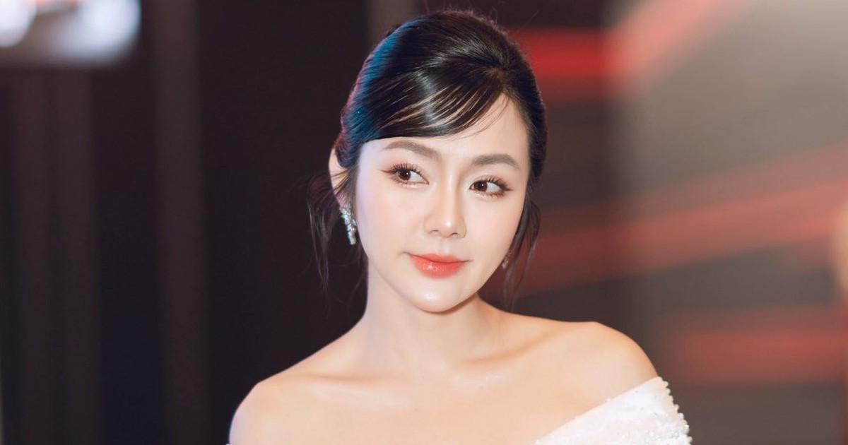 Nữ MC &#039;xinh như hoa hậu&#039;, sở hữu IELTS 8.5 l&agrave; ai?