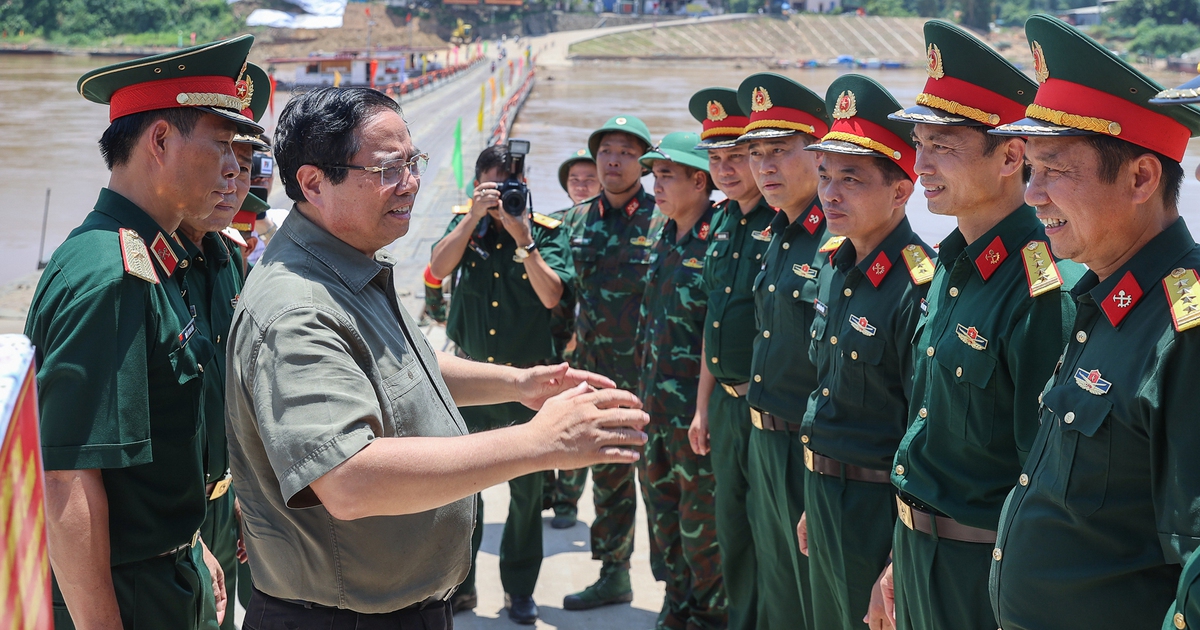 Cầu Phong Ch&acirc;u mới sẽ th&ocirc;ng xe v&agrave;o đầu th&aacute;ng 10