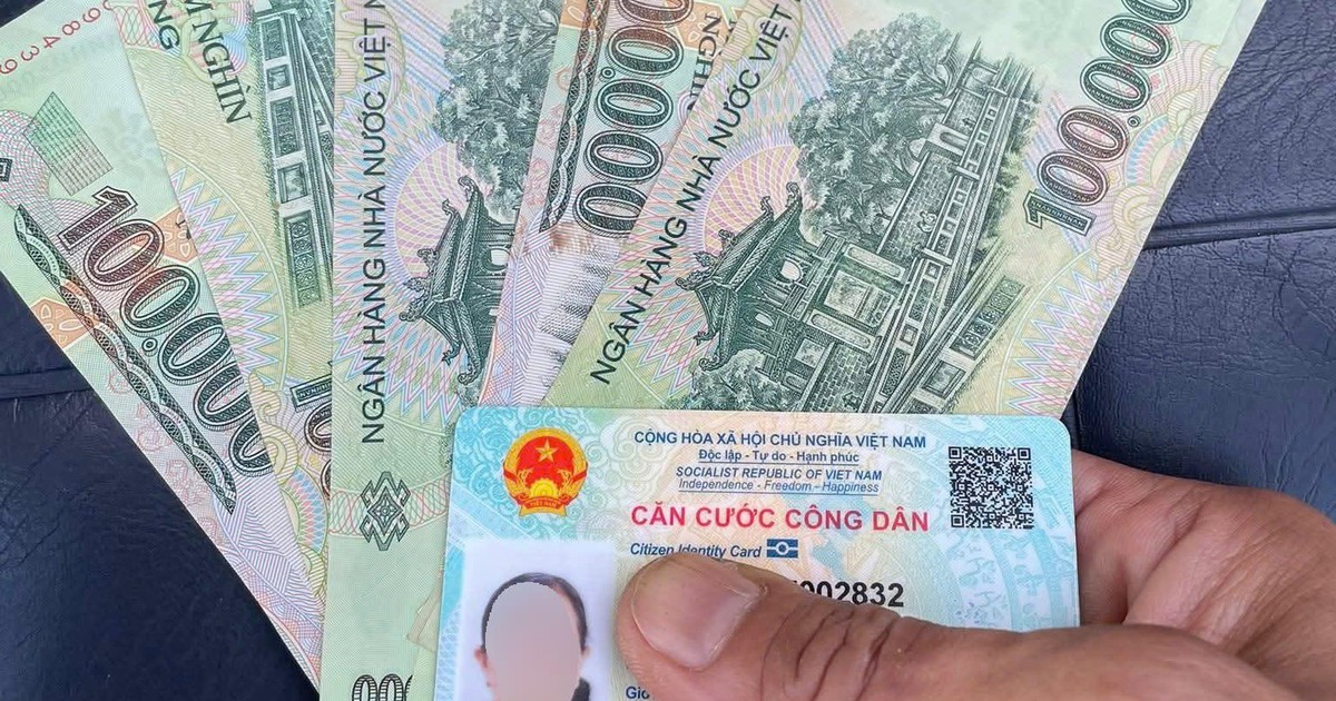 Đi nhận qu&agrave; Quốc kh&aacute;nh 2.9, ngỡ ng&agrave;ng ph&aacute;t hiện hộ khẩu c&oacute; th&ecirc;m&hellip; &#039;người lạ&#039;