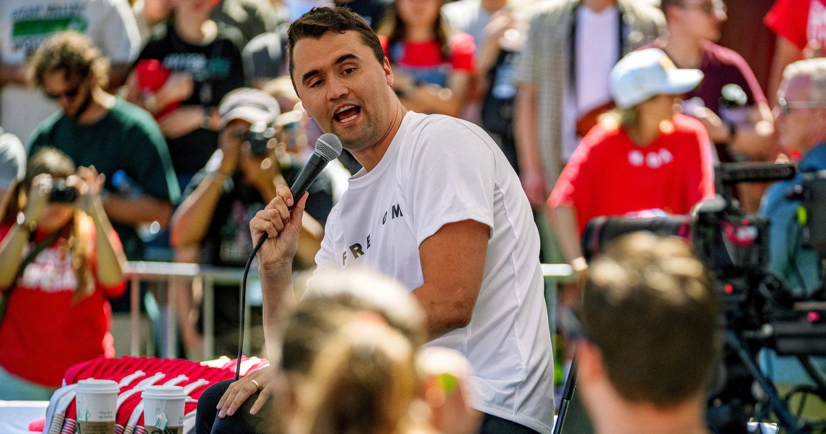 Đồng minh của Tổng thống Trump bị bắn chết giữa sự kiện đ&ocirc;ng người