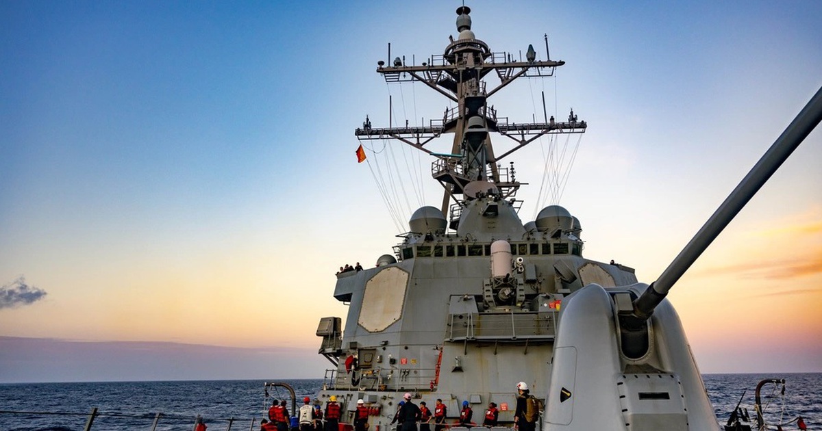 T&agrave;u chiến Mỹ, Anh đi qua eo biển Đ&agrave;i Loan, qu&acirc;n đội Trung Quốc cảnh b&aacute;o