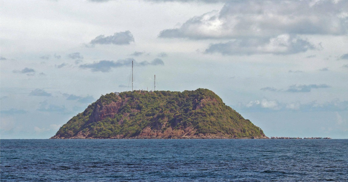 &#039;Cột mốc sống&#039; H&ograve;n Chuối tr&ecirc;n biển T&acirc;y Nam: Ngư d&acirc;n b&aacute;m biển mưu sinh, giữ chủ quyền