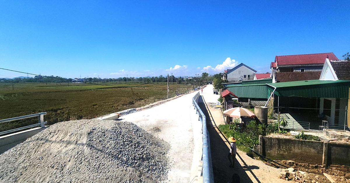 Lo lắng trước c&acirc;y cầu c&oacute; thiết kế lạ