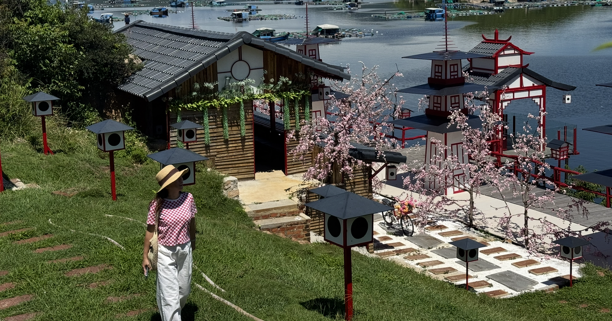 Ngôi chùa đẹp nhất vịnh Vân Phong: 4 mặt hướng biển, tha hồ check-in lộng gió