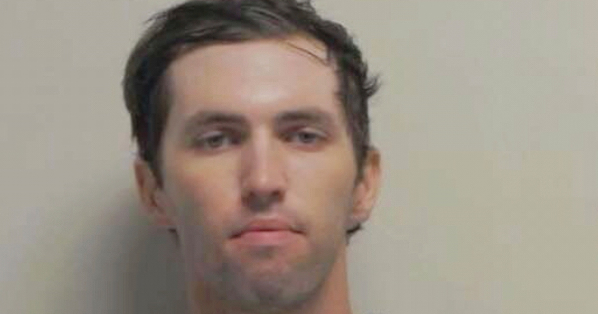 Nghi phạm &aacute;m s&aacute;t &ocirc;ng Charlie Kirk sợ bị bắn chết trước khi đầu th&uacute;