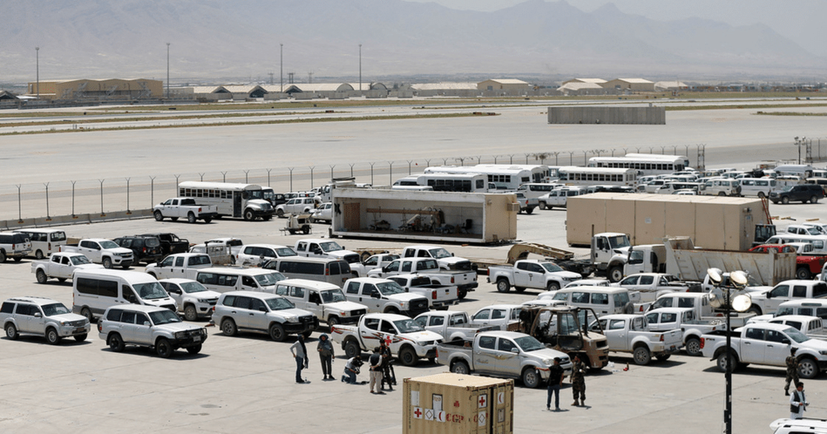 Nguy cơ từ việc &ocirc;ng Trump muốn lấy lại căn cứ Afghanistan