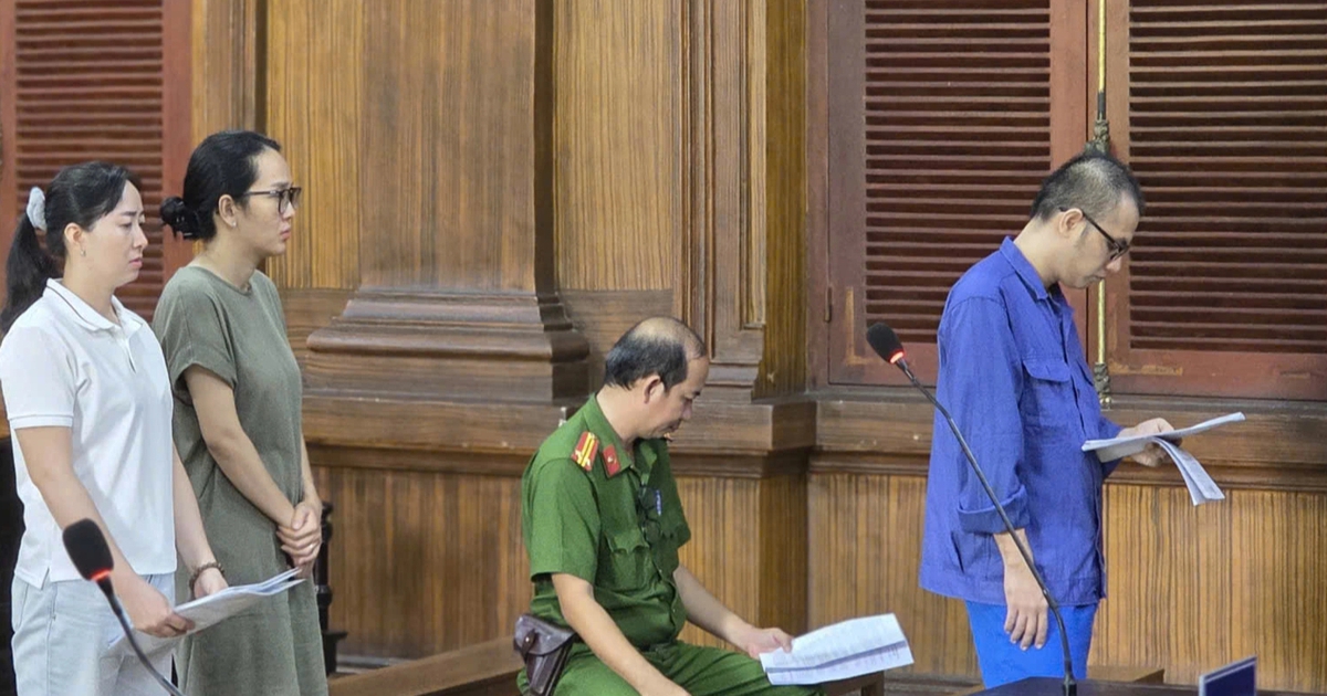 Cựu nh&acirc;n vi&ecirc;n ng&acirc;n h&agrave;ng chơi app &#039;Phố Đ&egrave;n Đỏ&#039;, bị lừa đảo