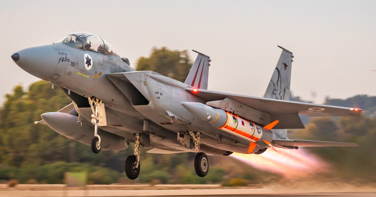 Ti&ecirc;m k&iacute;ch Israel ph&oacute;ng t&ecirc;n lửa đạn đạo từ biển Đỏ để tấn c&ocirc;ng Qatar?