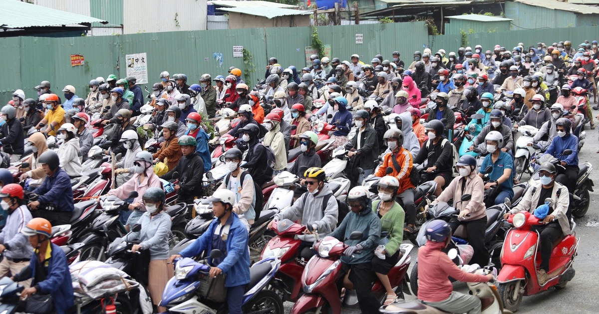 N&uacute;t giao An Ph&uacute; loạn vạch sơn, đ&egrave;n đỏ g&acirc;y &ugrave;n ứ: Sở X&acirc;y dựng n&oacute;i g&igrave;?