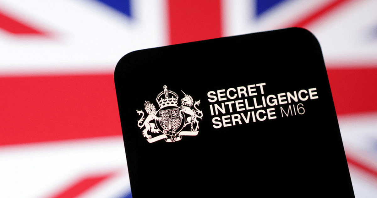 T&igrave;nh b&aacute;o Anh tuyển gi&aacute;n điệp Nga tr&ecirc;n &#039;mạng tối&#039;