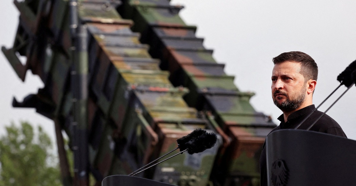 Ukraine sắp nhận t&ecirc;n lửa Patriot, HIMARS