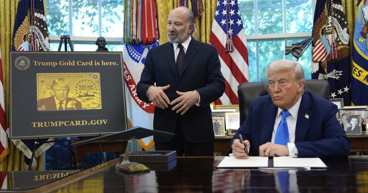 &Ocirc;ng Trump ch&iacute;nh thức tung &#039;thẻ v&agrave;ng nhập cư&#039; trị gi&aacute; từ 1 triệu USD