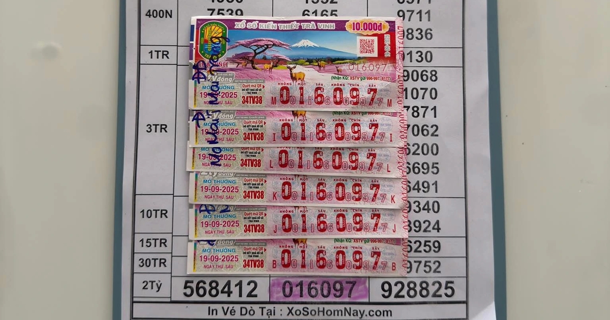 Người đ&agrave;n &ocirc;ng tr&uacute;ng 12 tỉ xổ số miền Nam đ&agrave;i Tr&agrave; Vinh, nhận hết tiền mặt