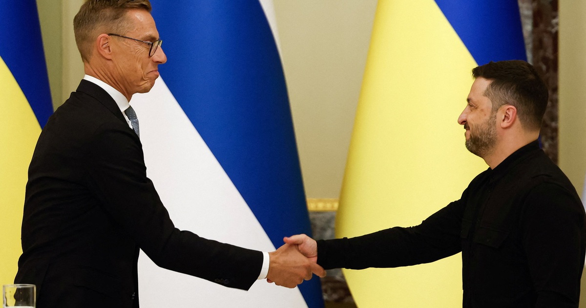 Ukraine hối đồng minh gia tăng sức &eacute;p l&ecirc;n Nga