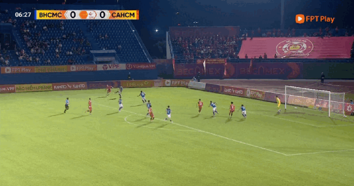 Tiến Linh vừa ghi bàn đội bóng cũ vừa vô tình… phản lưới nhà, CLB CA TP.HCM bay cao!