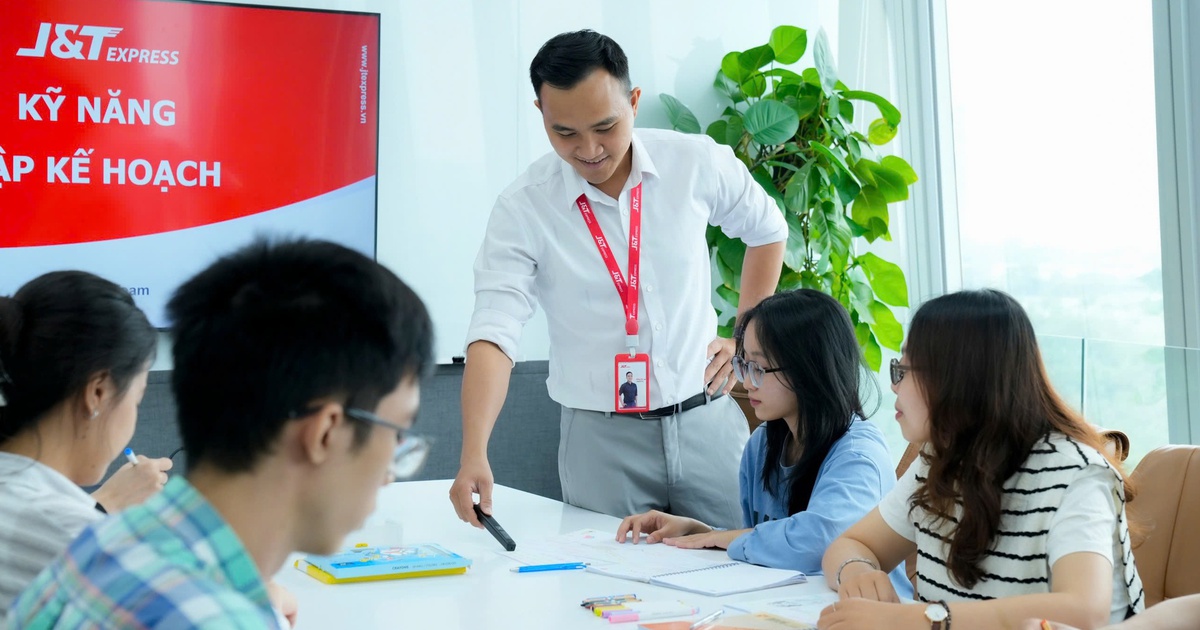 "Cơn sốt" tuyển dụng nhân sự trẻ nhạy bén công nghệ