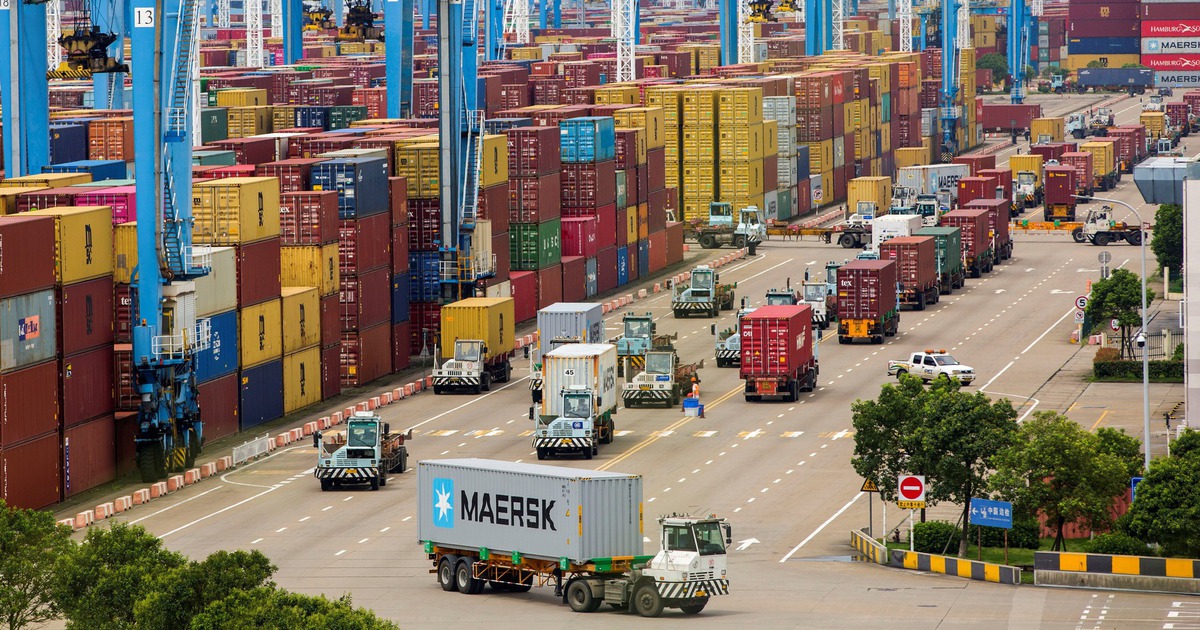 Trung Quốc lần đầu khai th&aacute;c tuyến h&agrave;ng hải qua Bắc Băng Dương tới ch&acirc;u &Acirc;u