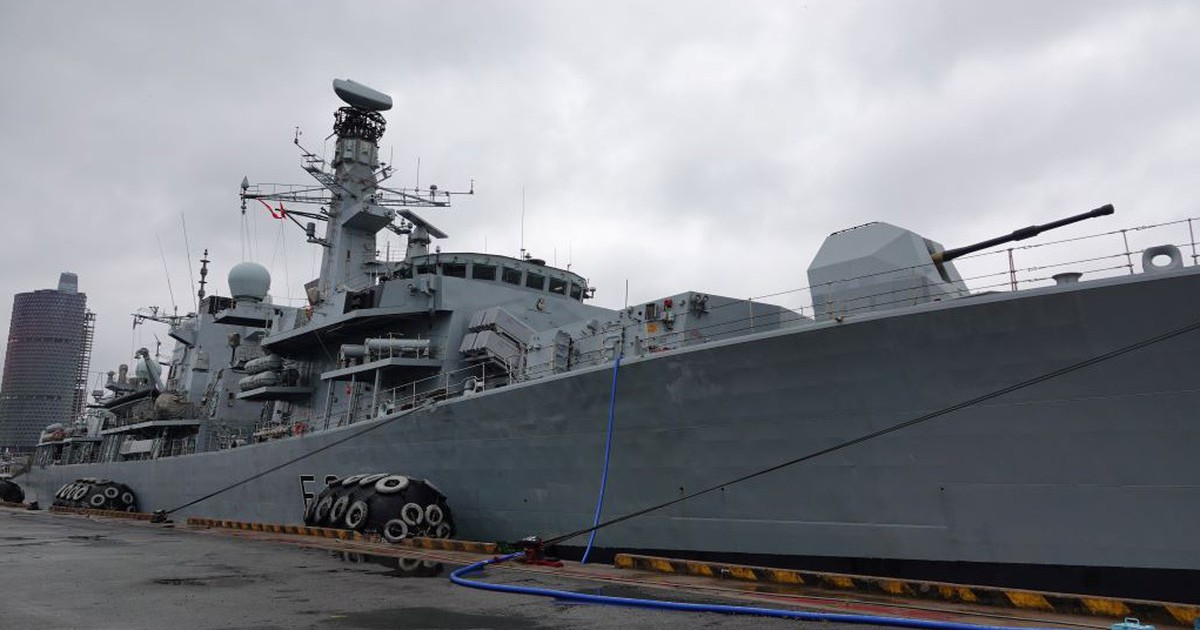 T&agrave;u hộ vệ Anh HMS Richmond đang thăm TP.HCM uy lực ra sao?