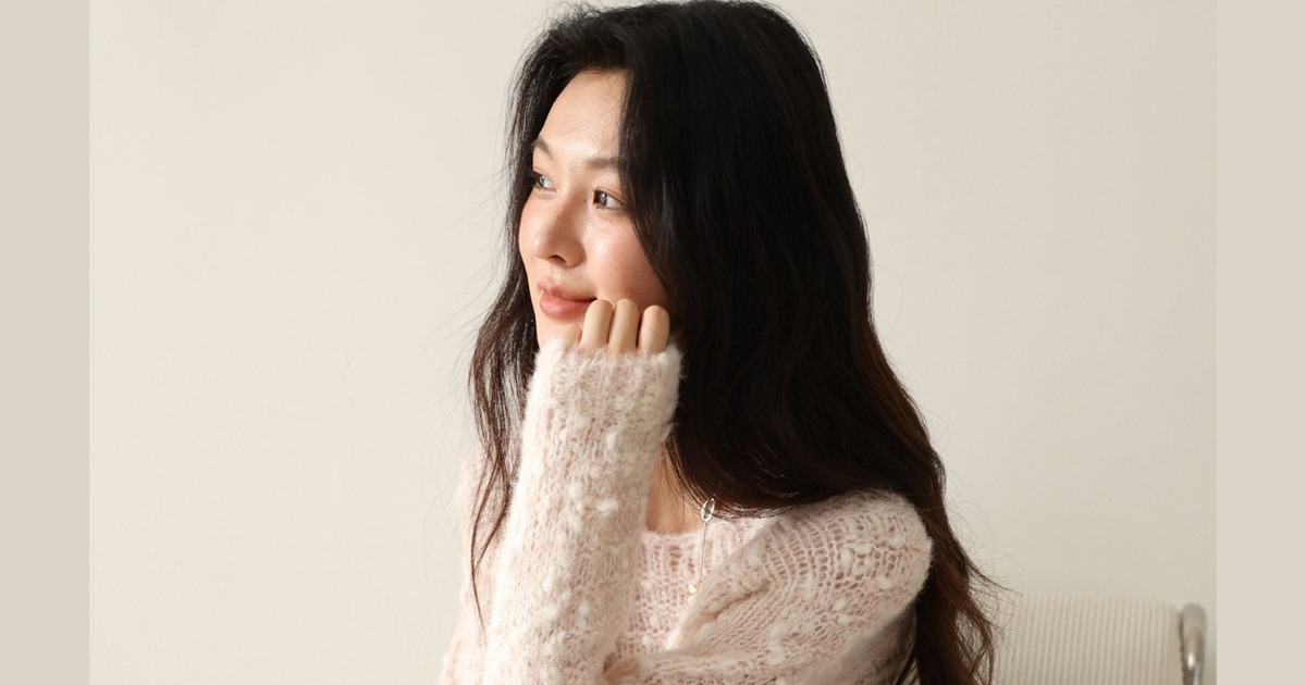 Chân váy cổ điển trở lại, đẹp từ công sở đến đường phố