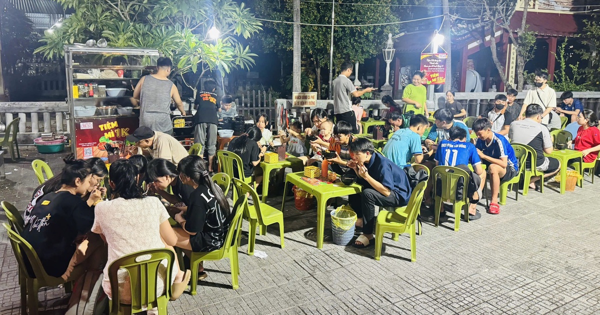 Điều bất ngờ sau những t&ocirc; m&igrave; 1.000 đồng ở Huế