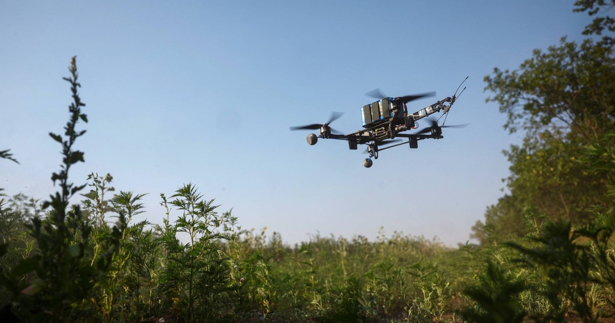 Giải m&atilde; b&agrave;i to&aacute;n đối ph&oacute; UAV qu&acirc;n sự ng&agrave;y c&agrave;ng tinh vi