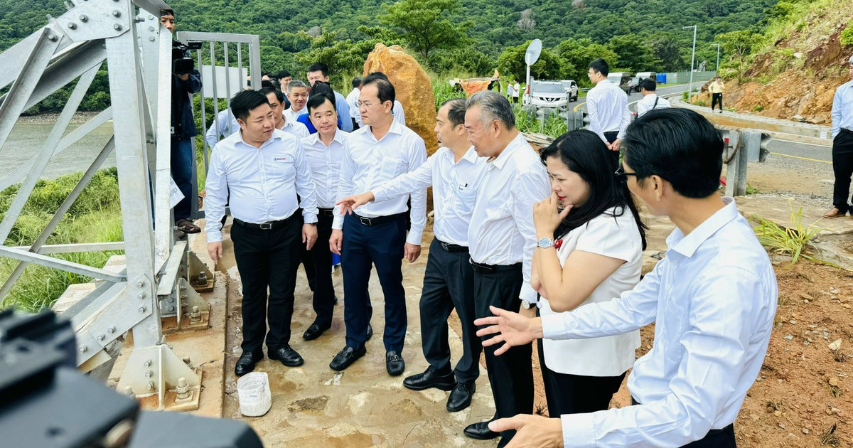 Điện lưới quốc gia gi&uacute;p C&ocirc;n Đảo vươn m&igrave;nh