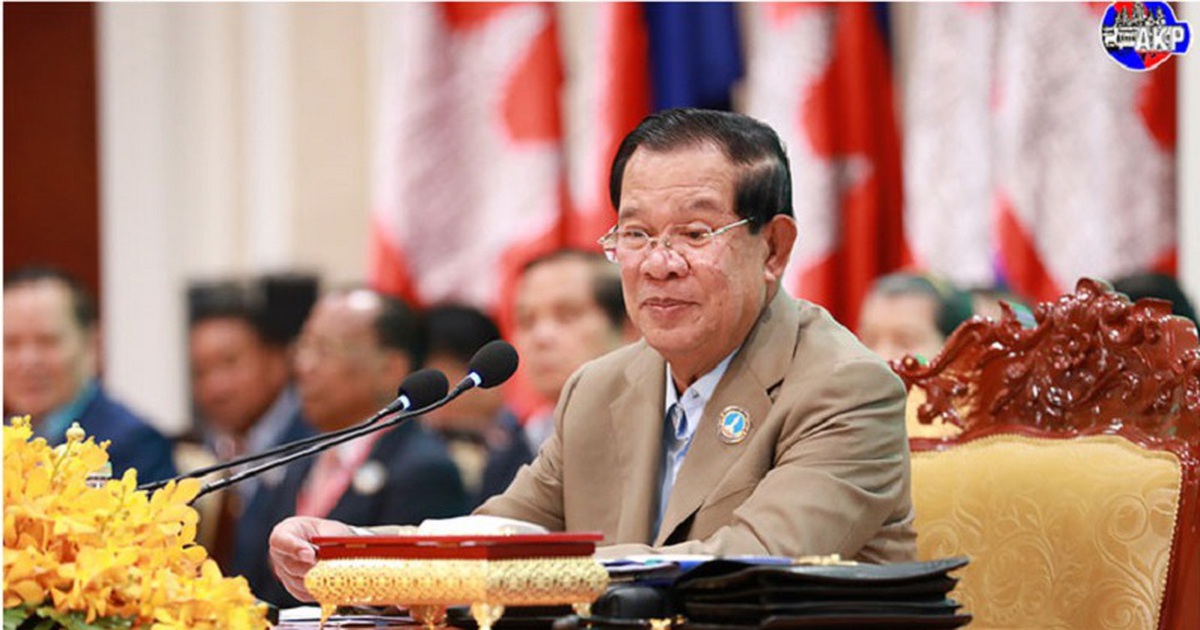 &Ocirc;ng Hun Sen cam kết x&acirc;y 500 ng&ocirc;i nh&agrave; cho c&aacute;c cựu chiến binh Campuchia