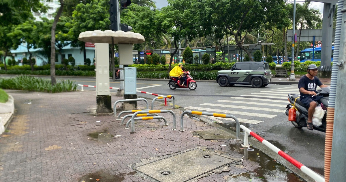 C&oacute; thể d&ugrave;ng những vỉa h&egrave; &#039;đang rảnh&#039; l&agrave;m l&agrave;n ri&ecirc;ng cho xe đạp ở TP.HCM?