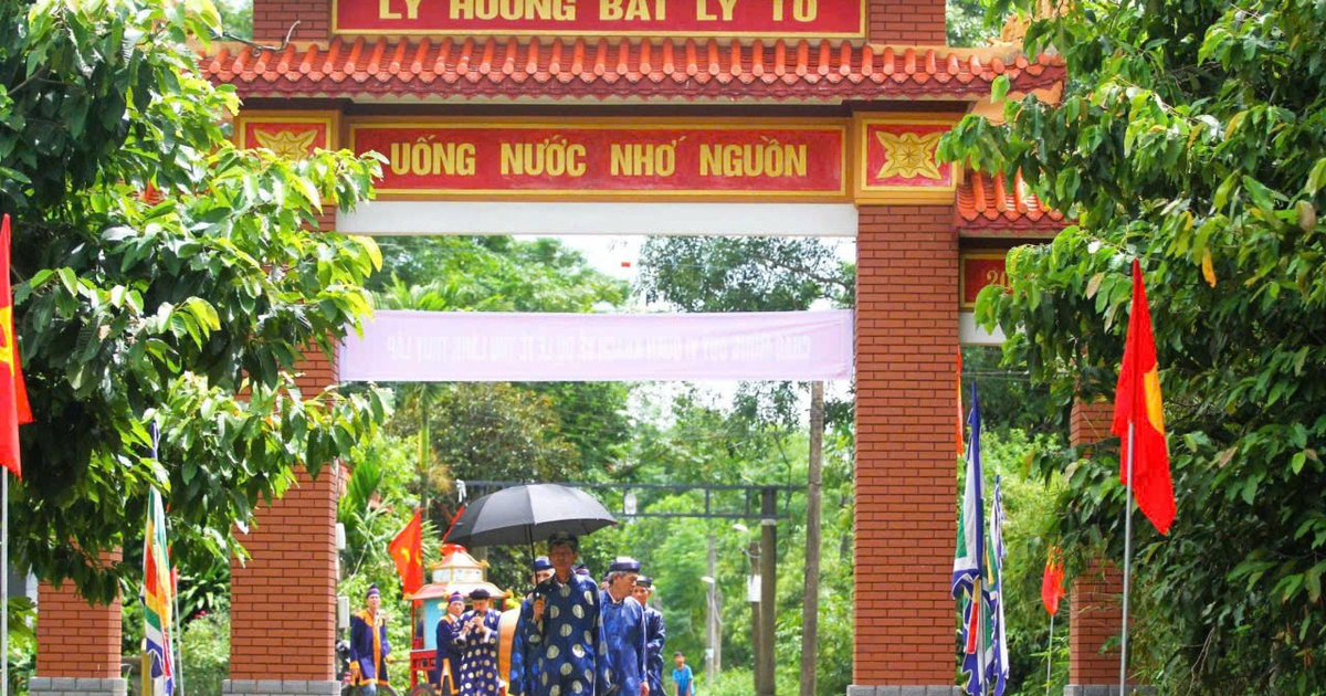 L&agrave;ng trường thọ b&ecirc;n ph&aacute; Tam Giang của Huế độc đ&aacute;o lễ hội ng&agrave;y Tết Độc lập