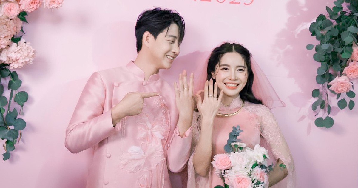 Cặp đ&ocirc;i tổ chức lễ cưới sau 2 năm n&ecirc;n duy&ecirc;n từ show hẹn h&ograve;