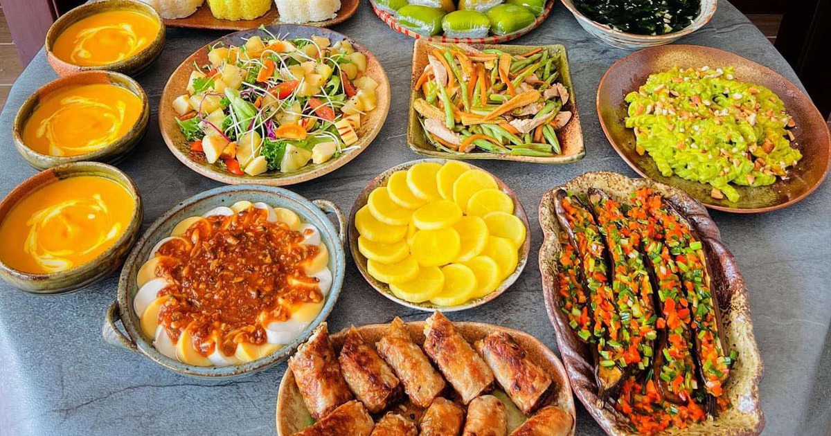 M&acirc;m c&uacute;ng Vu lan rằm th&aacute;ng 7 &acirc;m lịch đẹp mắt: Chay thanh tịnh, mặn đủ đầy