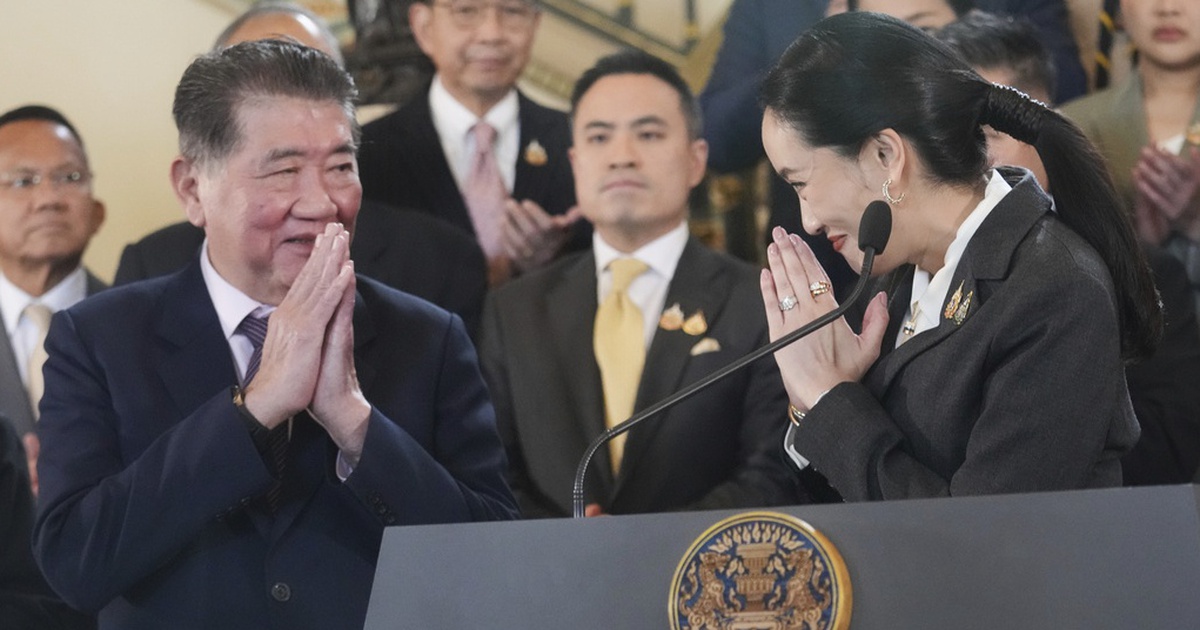 Ho&agrave;ng gia b&aacute;c y&ecirc;u cầu giải t&aacute;n quốc hội, Th&aacute;i Lan chuẩn bị bầu thủ tướng mới