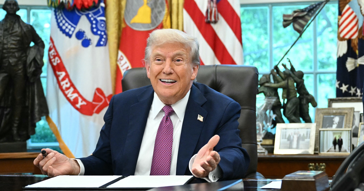 &Ocirc;ng Trump k&ecirc;u gọi người ủng hộ quy&ecirc;n g&oacute;p để m&igrave;nh được &#039;l&ecirc;n thi&ecirc;n đường&#039;