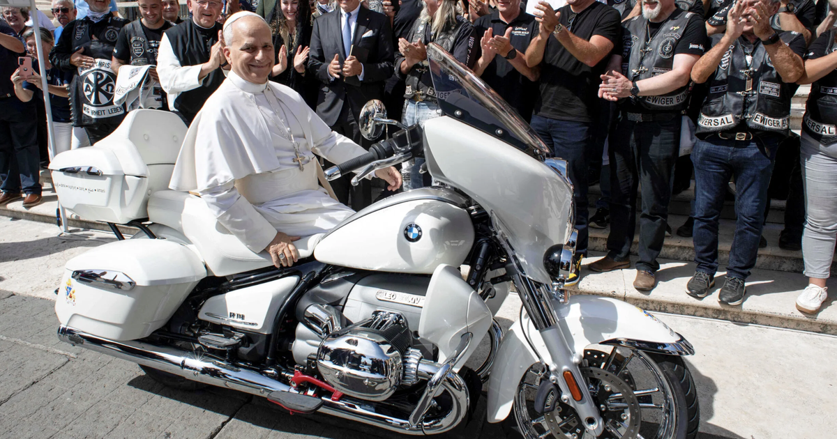 Điểm đặc biệt trên chiếc BMW R 18 Transcontinental tặng Giáo hoàng Leo XIV